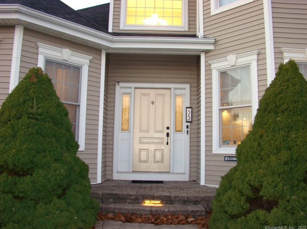 55 Murphy Dr, Rocky Hill, CT 06067