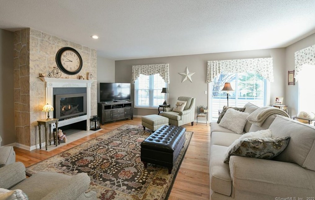 74 Old Towne Rd #74, Cheshire, CT 06410