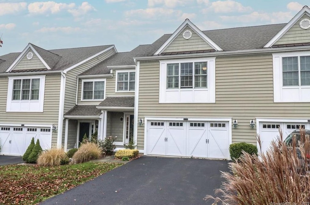 61 Great Heron Ln #61, Brookfield Center, CT 06804