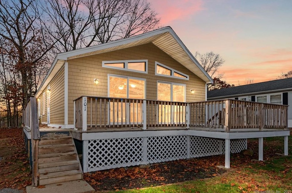 101 Colonial Rd, Plainfield, CT 06374