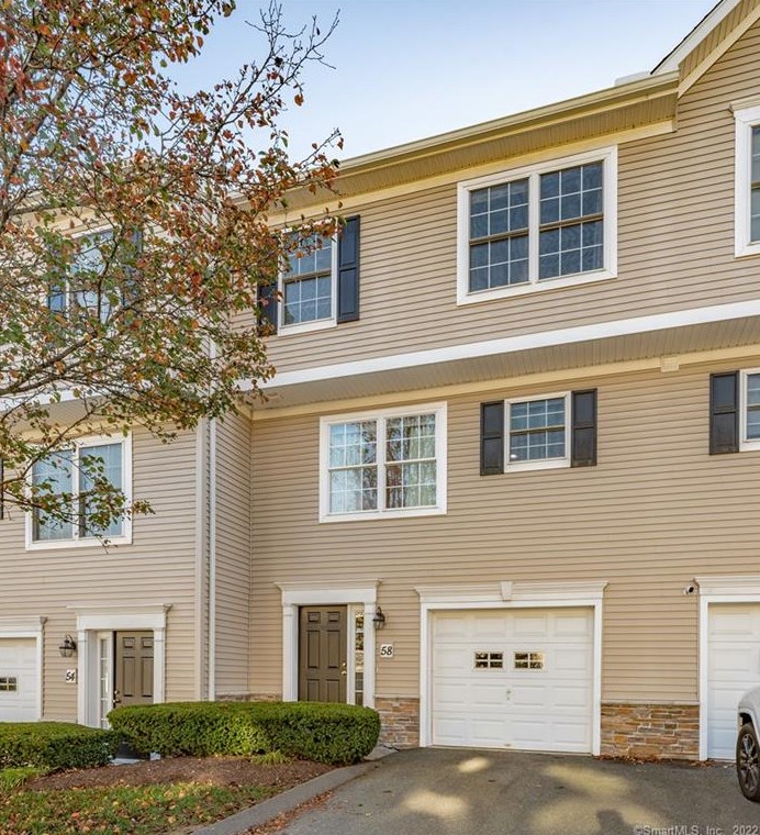 58 Donahue Ln #58, Manchester, CT 06042