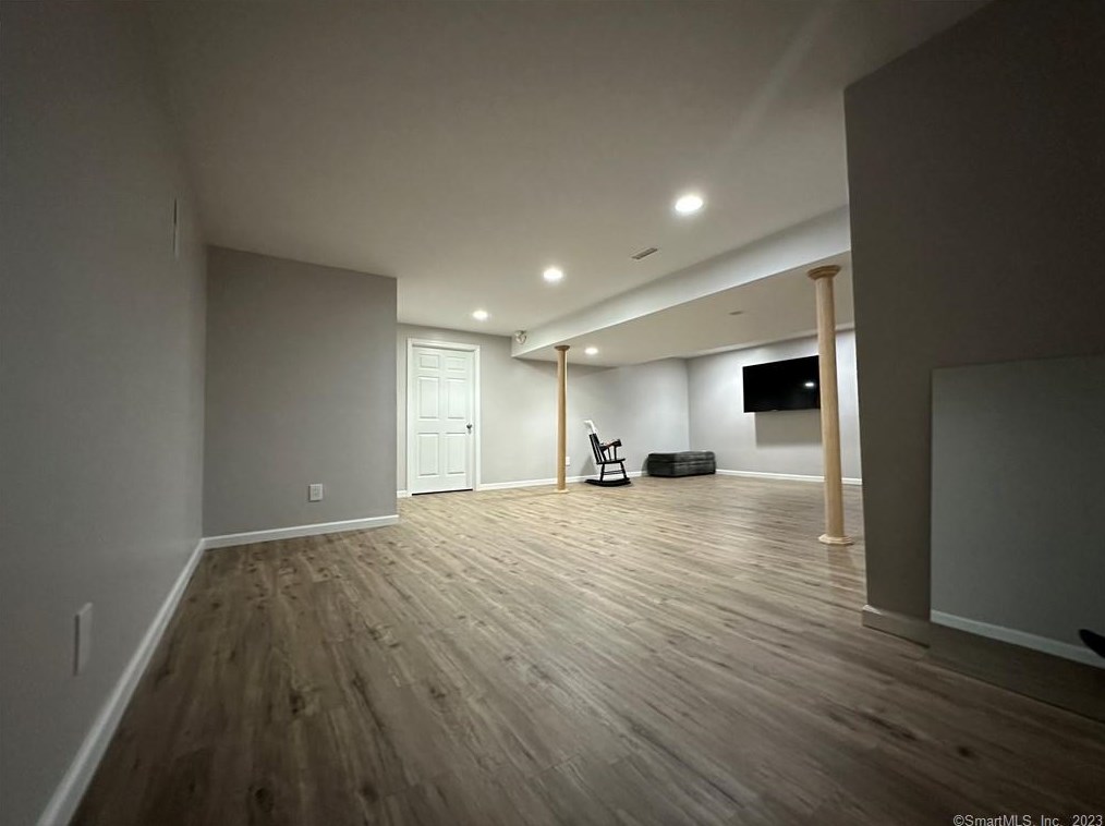 7 Yorkshire Way, Unionville CT  06013-1629 exterior