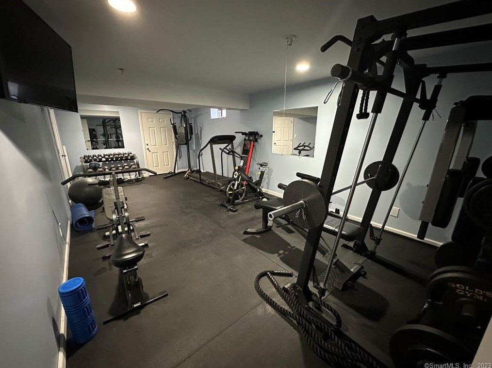 7 Yorkshire Way, Unionville CT  06013-1629 exterior