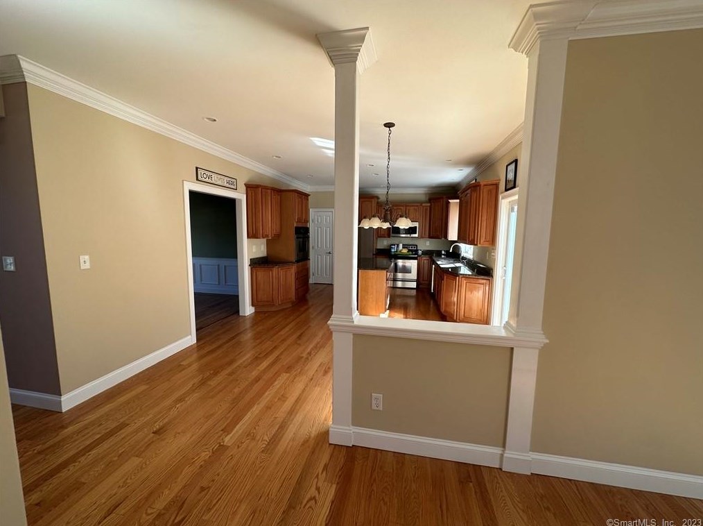 7 Yorkshire Way, Unionville CT  06013-1629 exterior