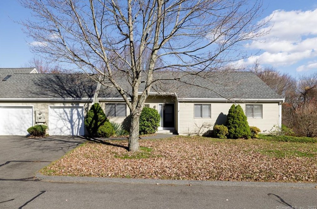 31 Cannon Ridge Dr, Watertown, CT 06795