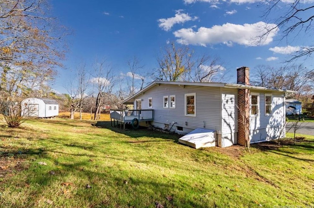 14 N Cobblers Ct, Niantic, CT 06357