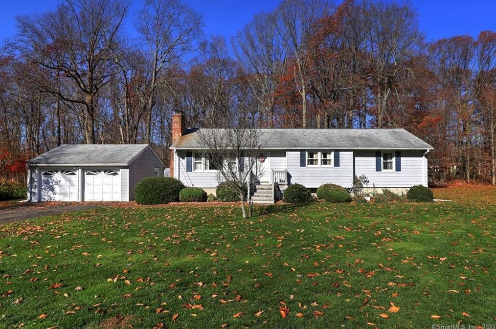 89 Osborn Ln, Upper Stepney, CT 06468