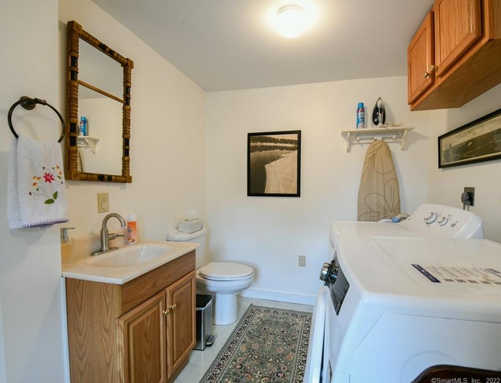 341 Main St, Winsted CT  06098-1675 exterior