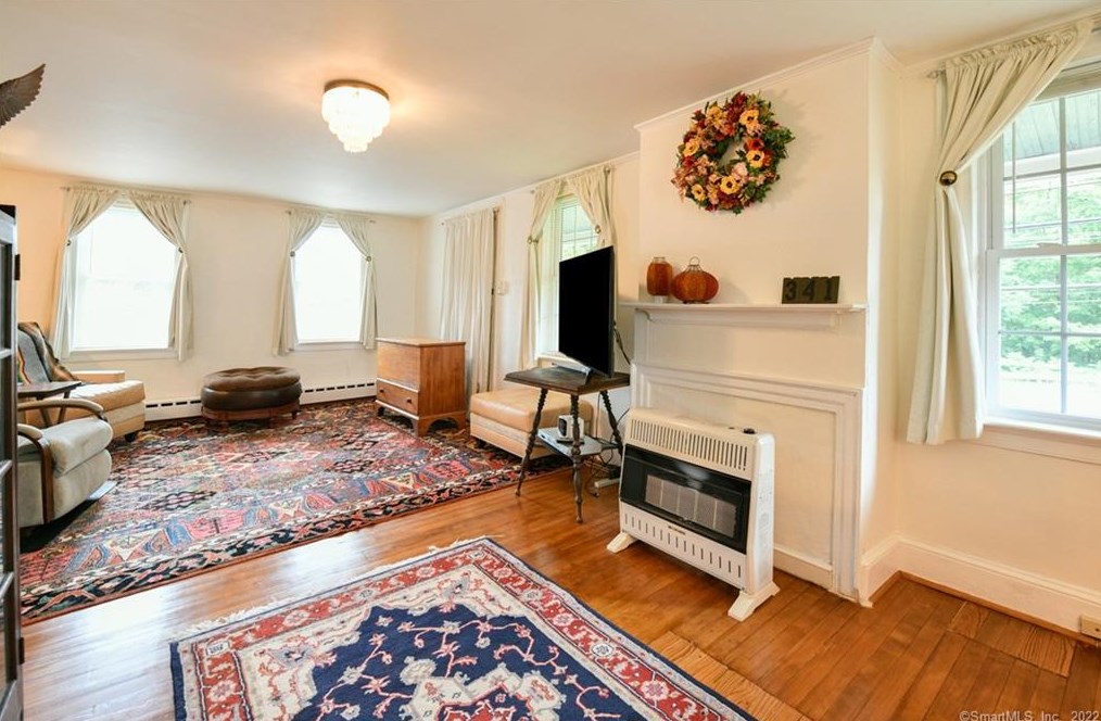 341 Main St, Winsted CT  06098-1675 exterior