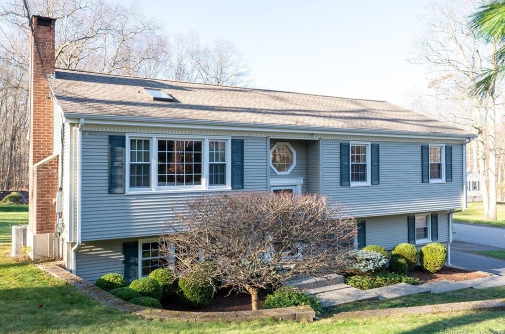 75 Harbor Rd, Colchester, CT 06415