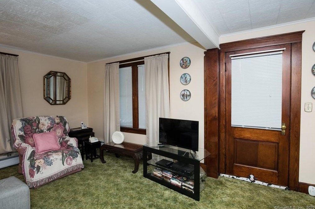 221 Carter Avenue Ext, Meriden, CT 06451-5418