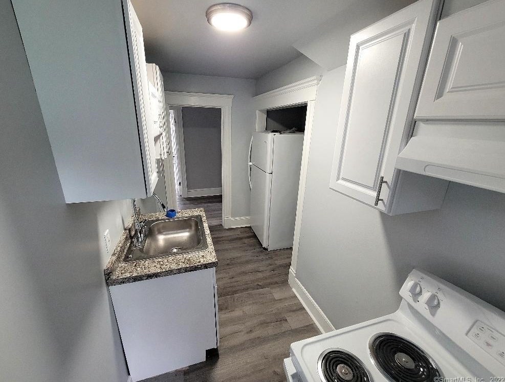 10 School St #3, New Britain, CT 06051