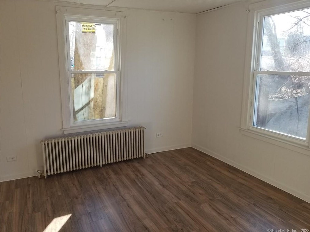 9 Kenyon St, Waterbury, CT 06702
