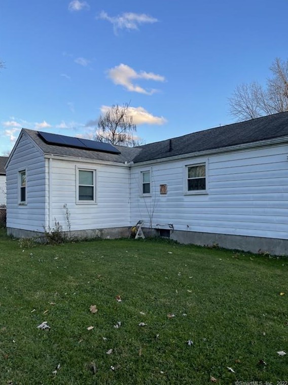 94 Pershing St, Bloomfield, CT 06002