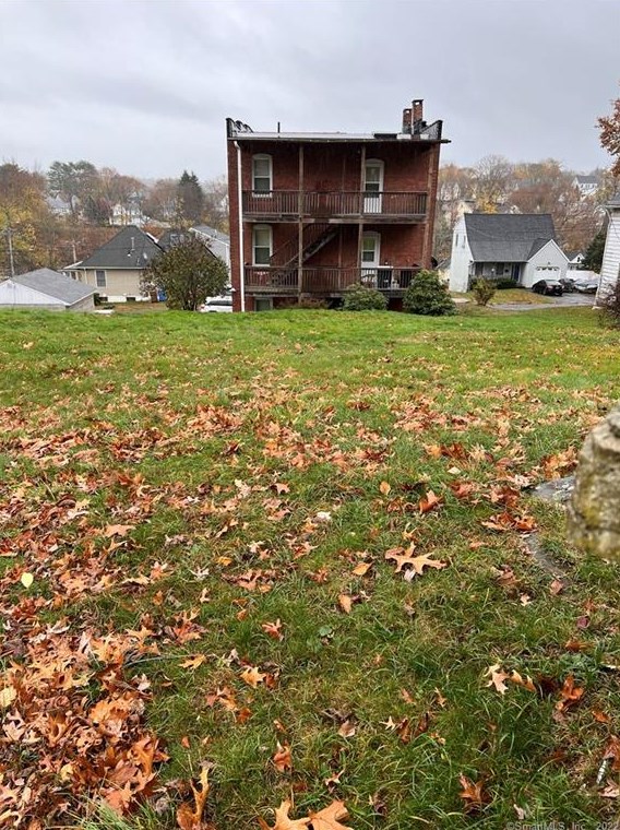 28 Congress Ave, Huntington CT  06484-6006 exterior