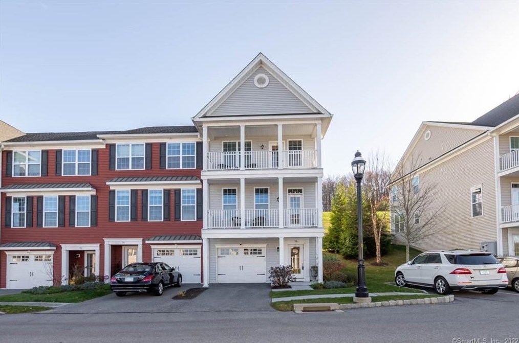 74 Warrington Round, Danbury, CT 06810-5169