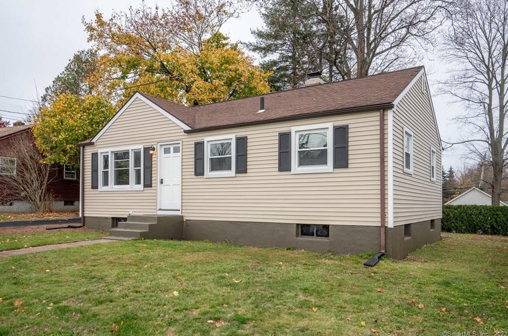 130 Round Hill Rd, Meriden, CT 06450-2562