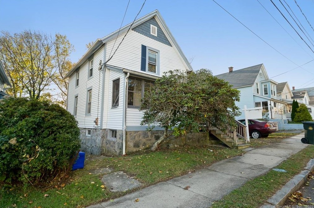 54 Maple Ave, United States Coast Guard Ac, CT 06320