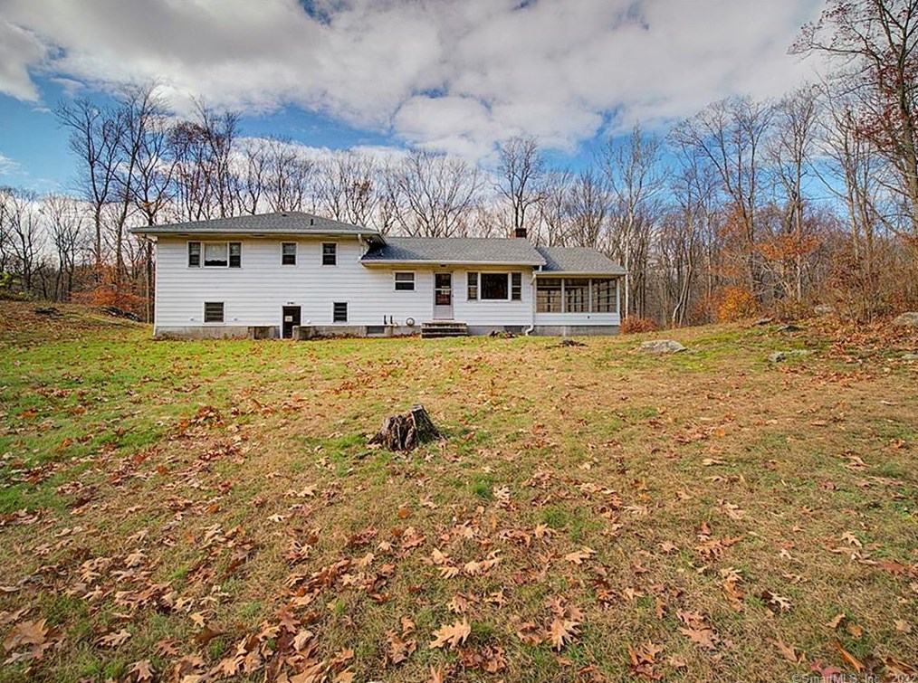 43 Park Ln, New Haven, CT 06512-1963