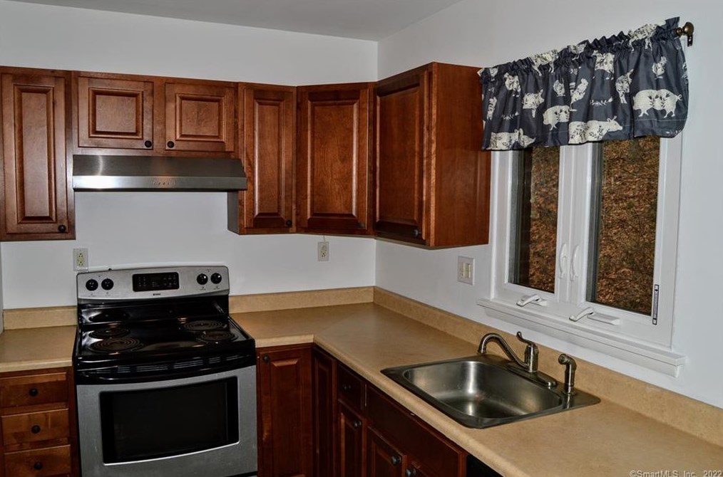 1660 Farmington Ave Apt 3, Unionville, CT 06085