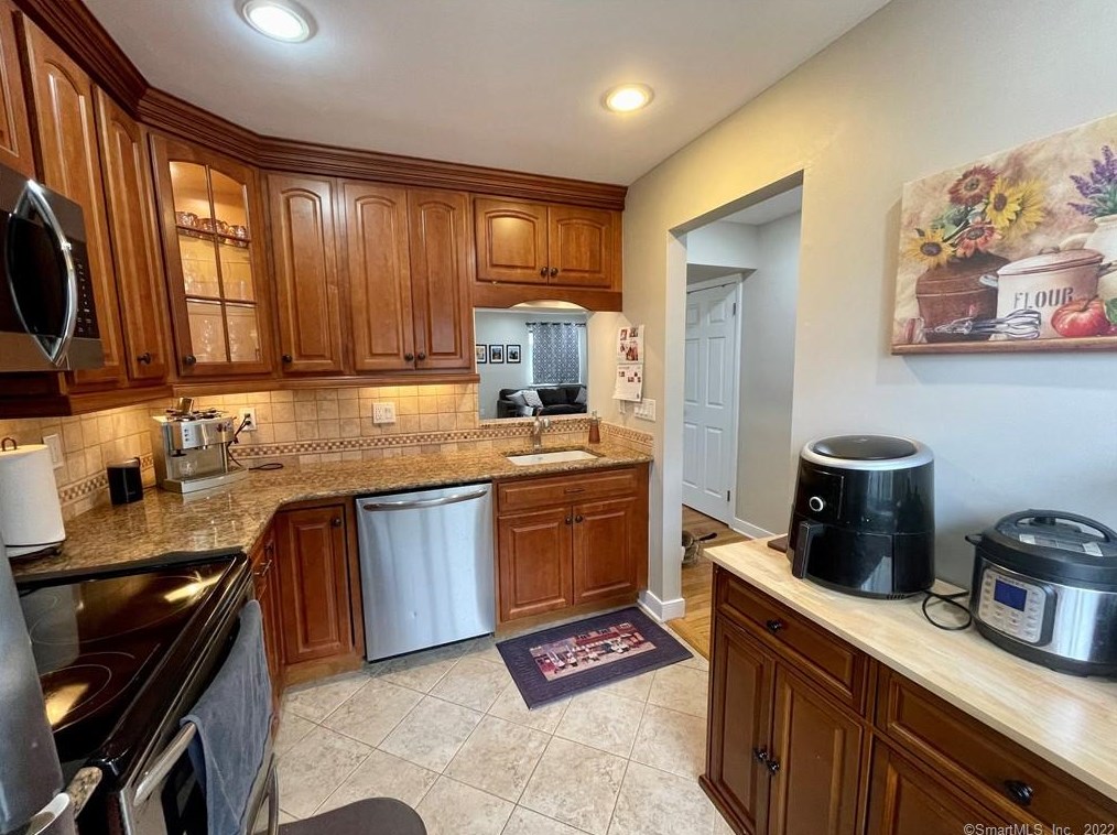 122 Watch Hill Rd #122, Branford, CT 06405