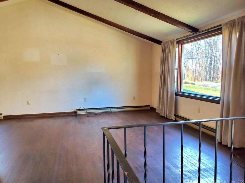 142 Kitemaug Rd, Uncasville, CT 06382