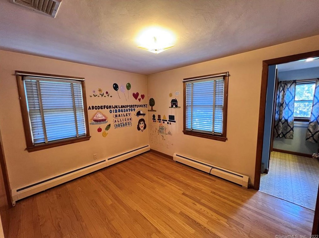 11 Cherry St, Winsted CT  06098-1905 exterior