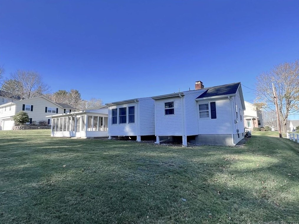 11 Cherry St, Winsted CT  06098-1905 exterior