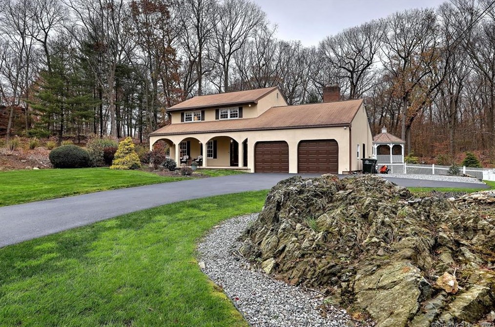 178 W Rutland Rd, Milford, CT 06461