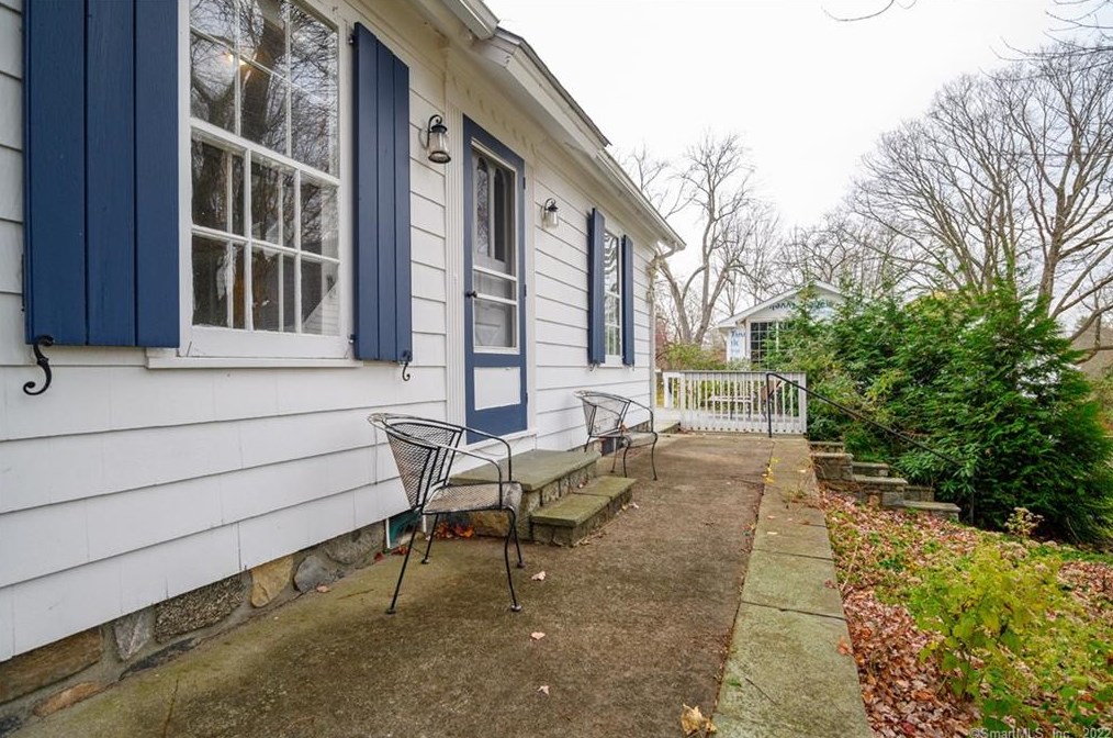 84 Mount Pleasant Rd, Newtown, CT 06470