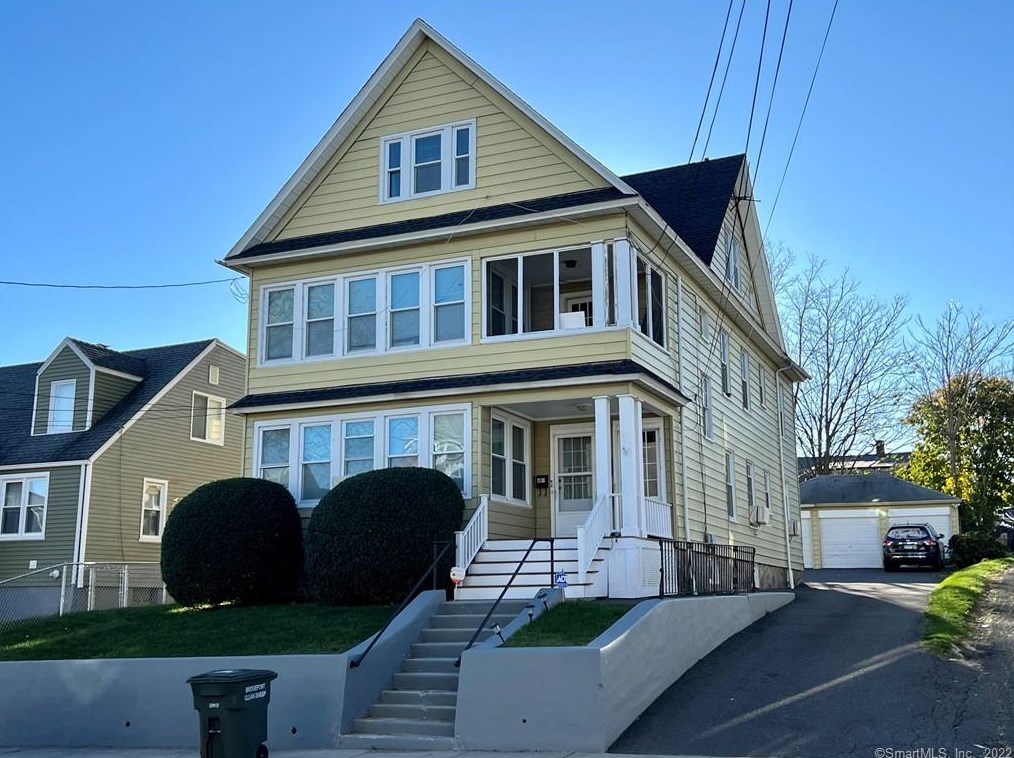 483 Gurdon St #3rd Fl, Bridgeport, CT 06606