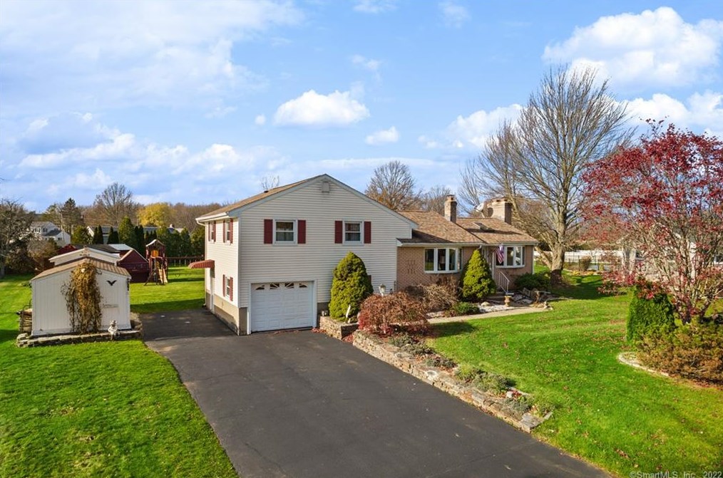 11 Mark Ln, Rocky Hill, CT 06067-1138
