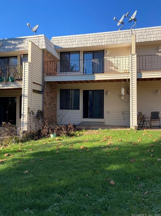 9 Mountain Laurel Ct, Cromwell CT  06416-1731 exterior