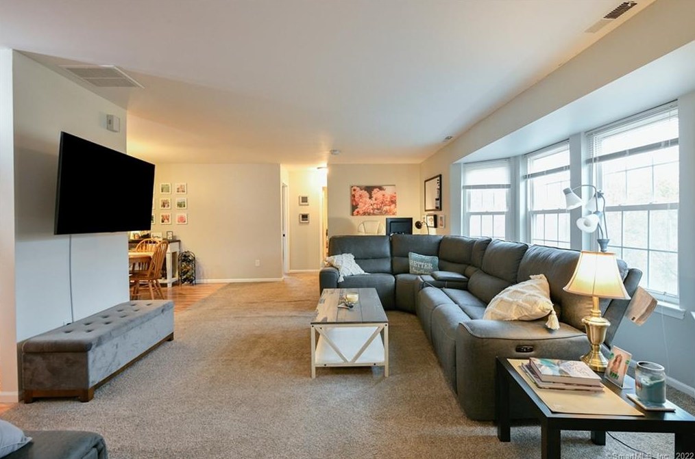 32 Greenview Ln Unit 32, Milford, CT