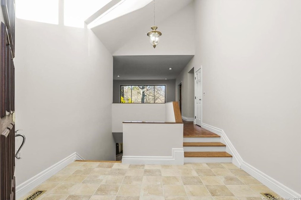 87 Lambert Rd, New Canaan, CT 06840