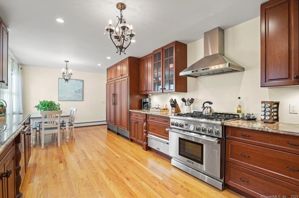 71 Fiske Ln, Westbrook, CT 06498