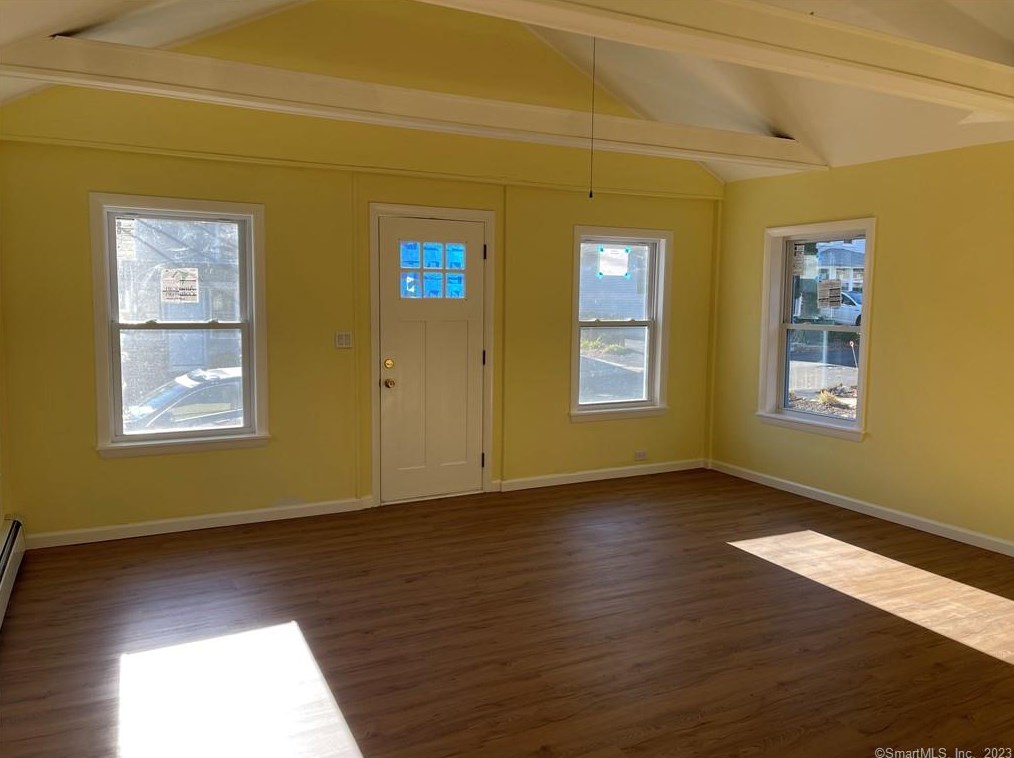 21 Daggett St, Milford, CT 06460