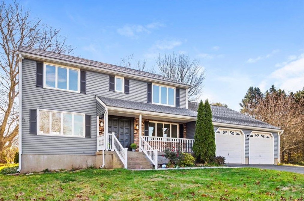 20 Summit Dr, Wapping, CT 06074
