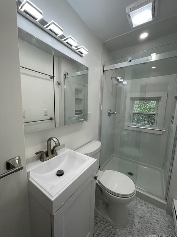 33 Sinawoy Rd, Cos Cob CT  06807-2325 exterior