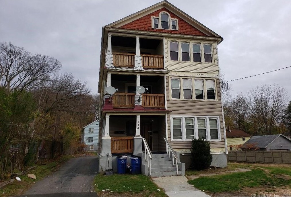 134 Pearl St, Waterbury, CT 06704