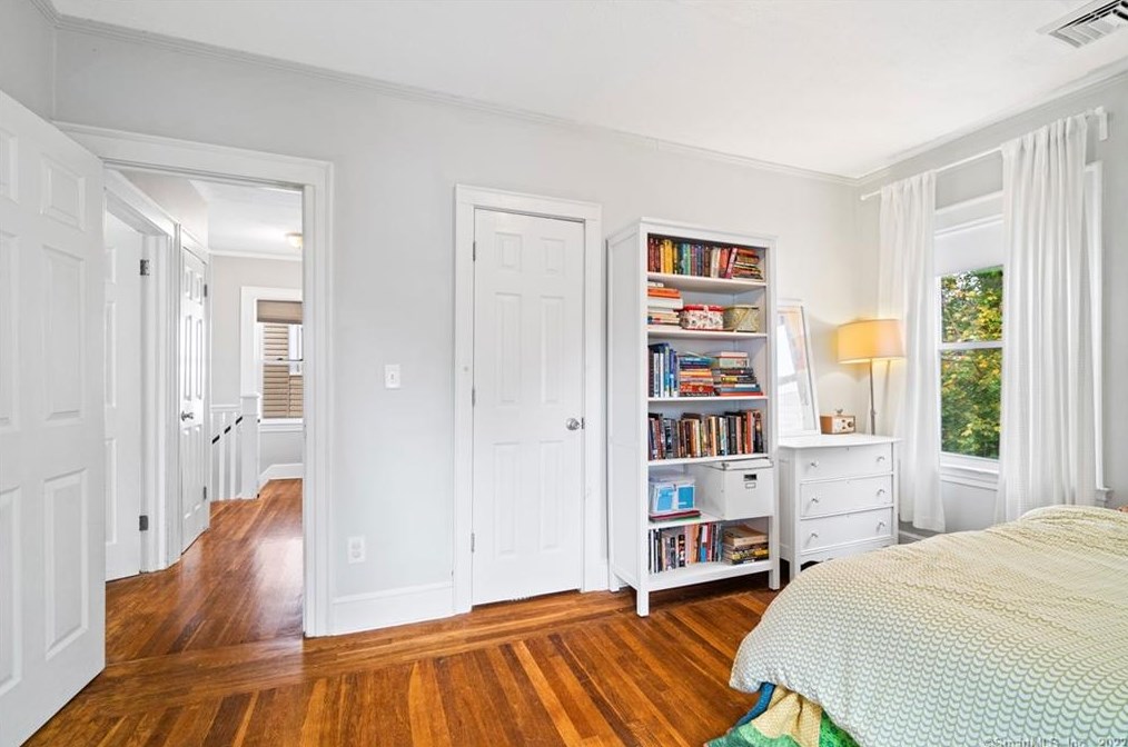 15 Willard St, New Haven CT 06515-2126 exterior