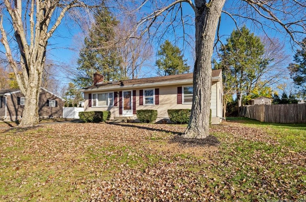 94 Maple Ridge Dr, Somers, CT 06071