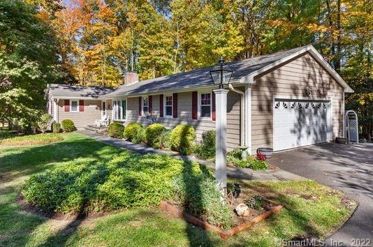 61 Aunt Hack Rd, Danbury, CT 06811