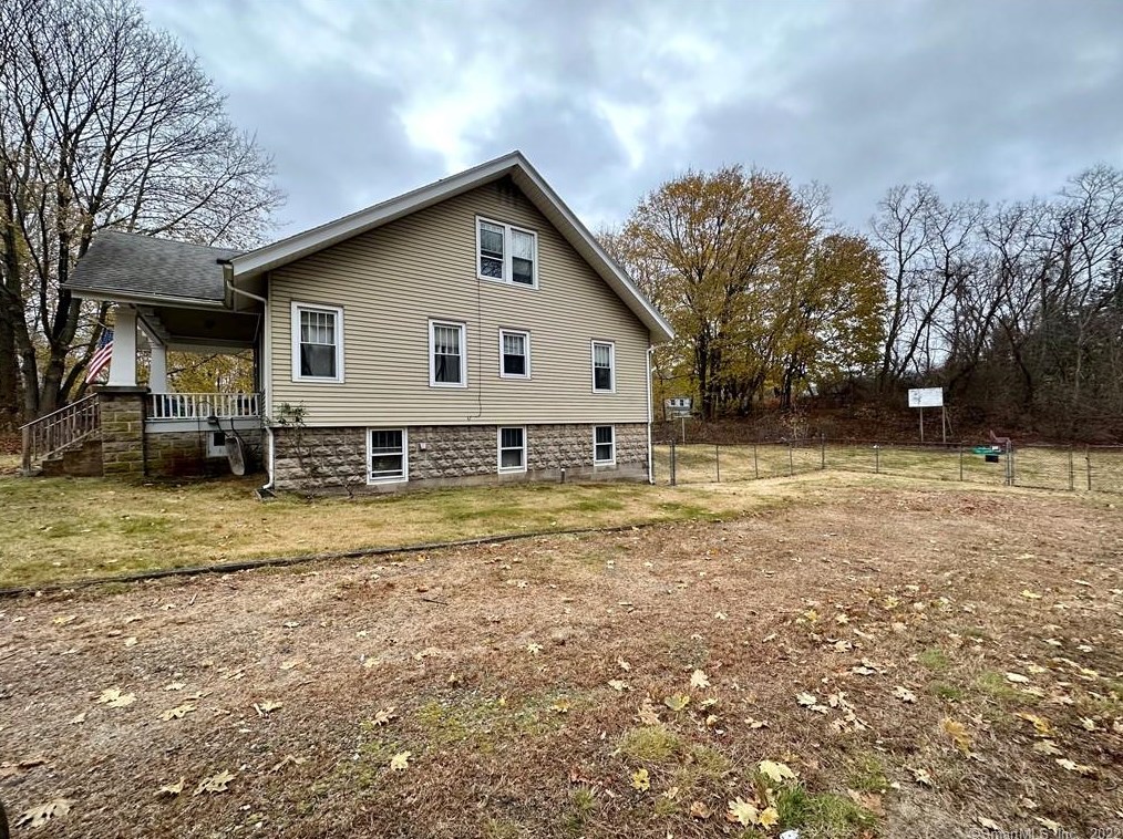 128 Rope Ferry Rd, Waterford, CT 06385