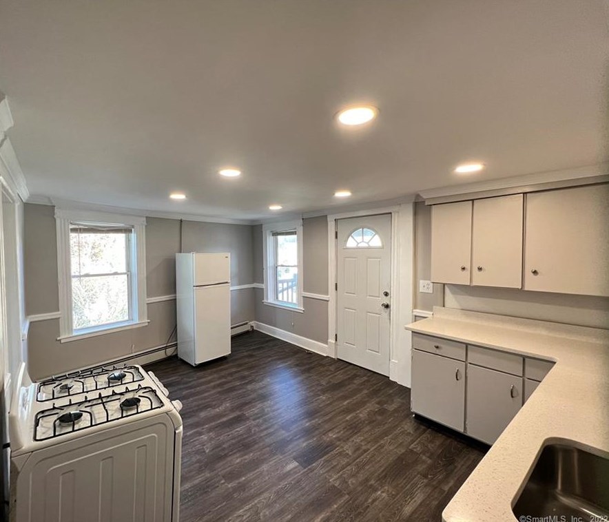 68 Anderson St #3r, Union City, CT 06770