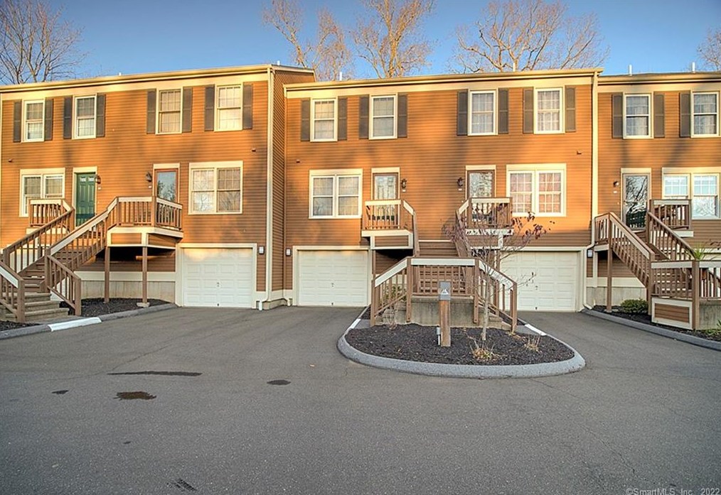55 Foxbridge Village Rd #55, Branford, CT 06405