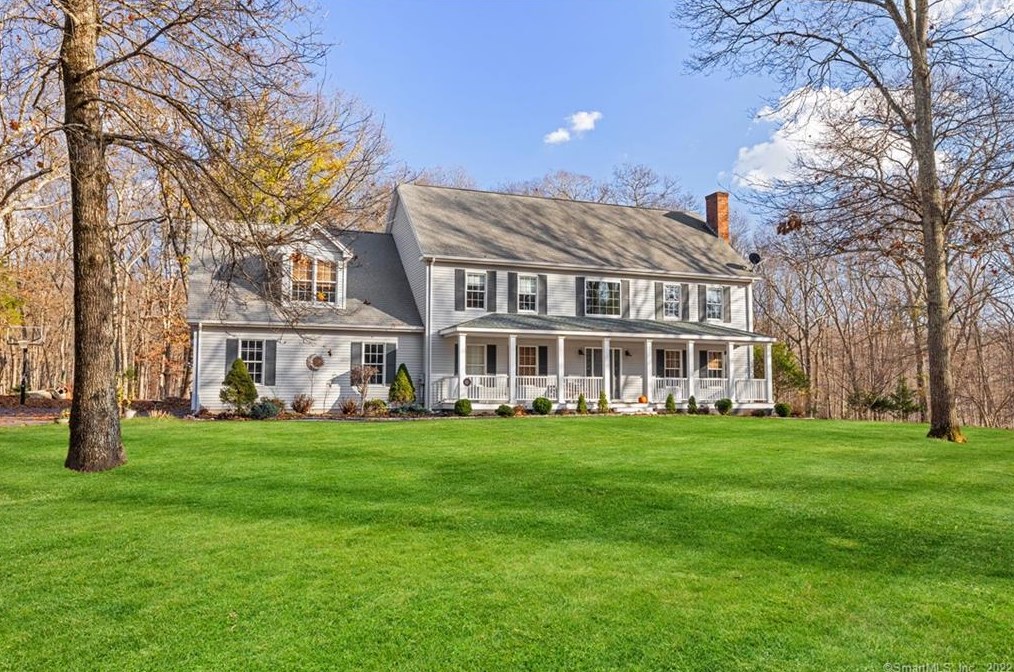 14 Robin Ln, Deep River, CT 06419