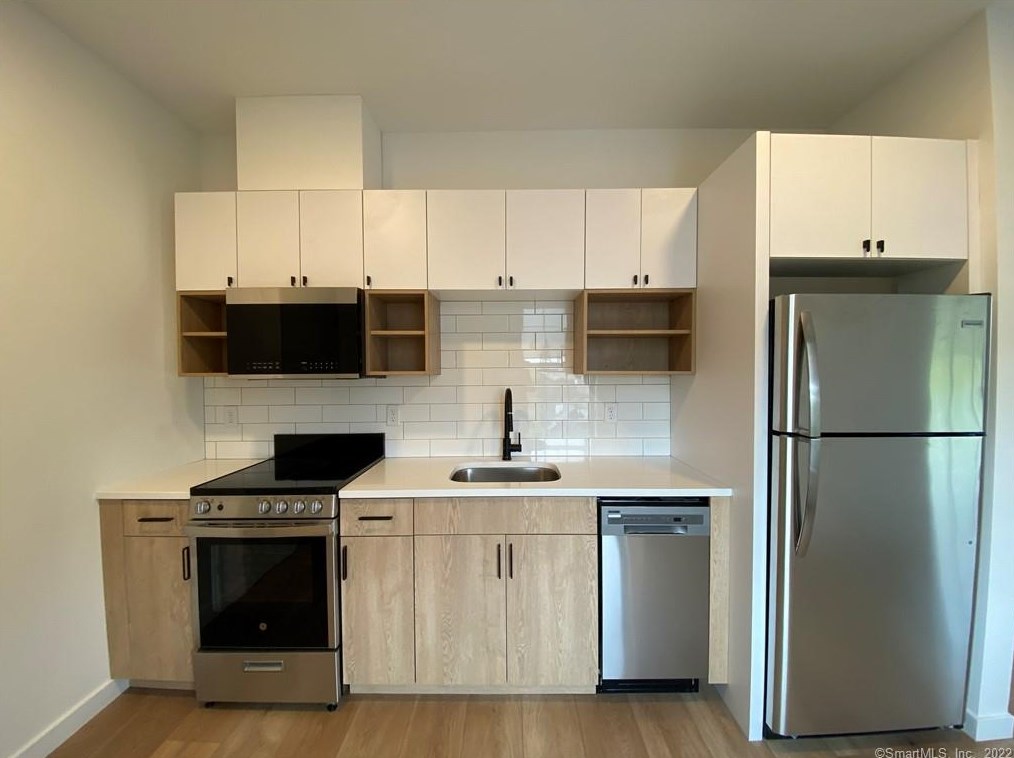 104 Howe St #608, New Haven, CT 06511