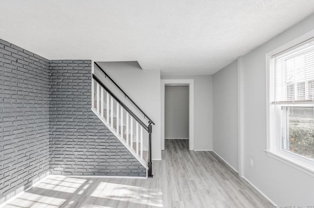 210 Barnes Ave, New Haven CT 06513-1403 exterior