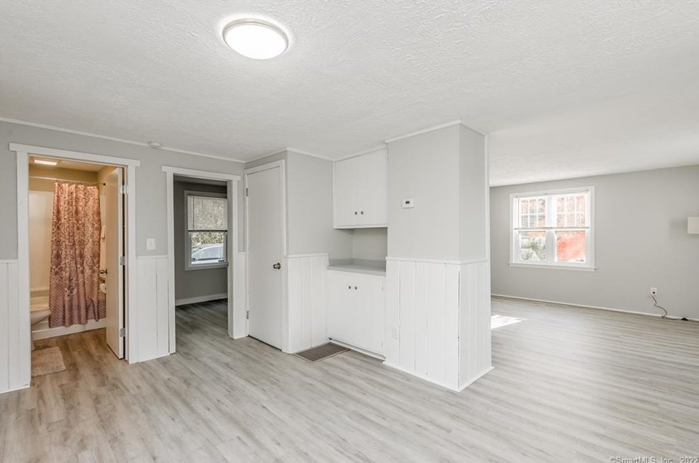 210 Barnes Ave, New Haven CT 06513-1403 exterior